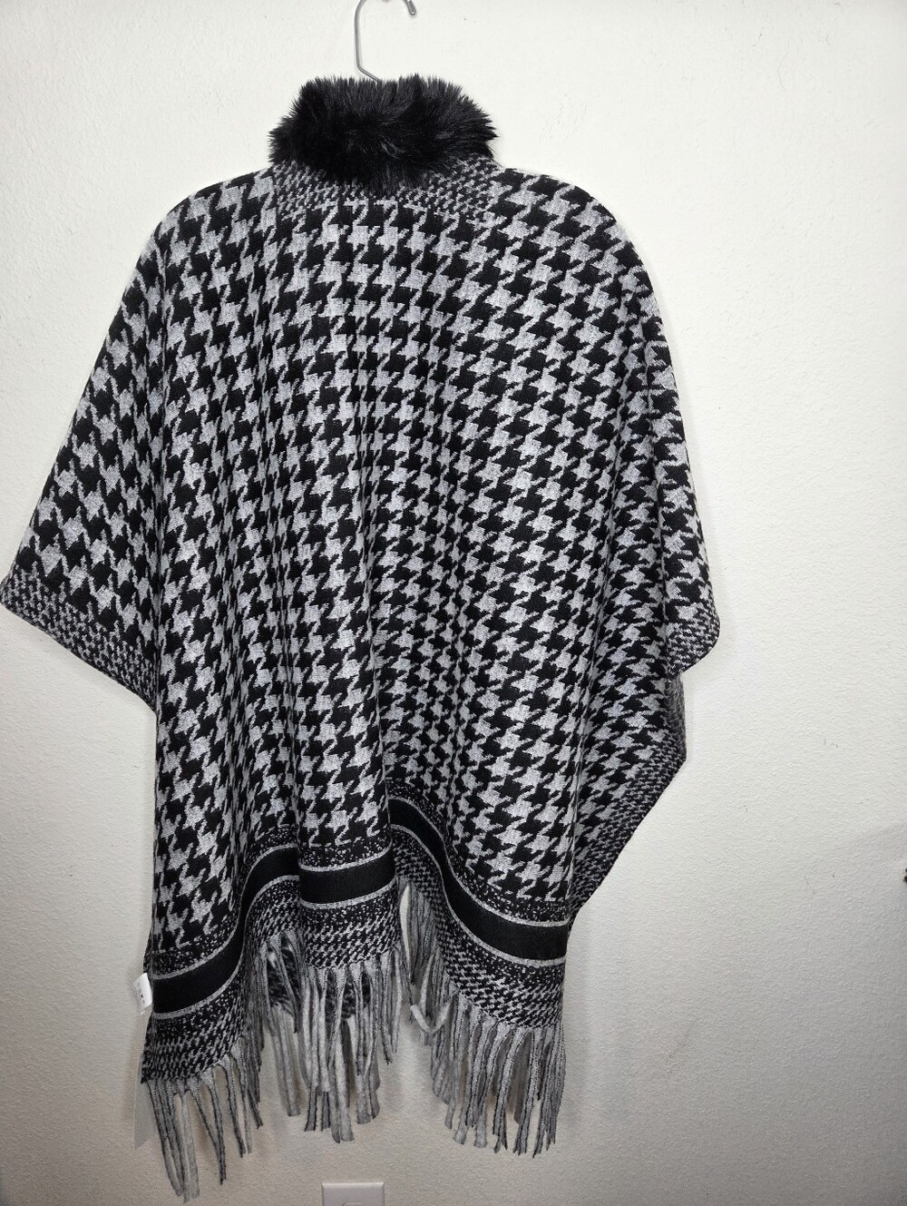Black & White Houndstooth Fringe Cape with Faux Fur Collar